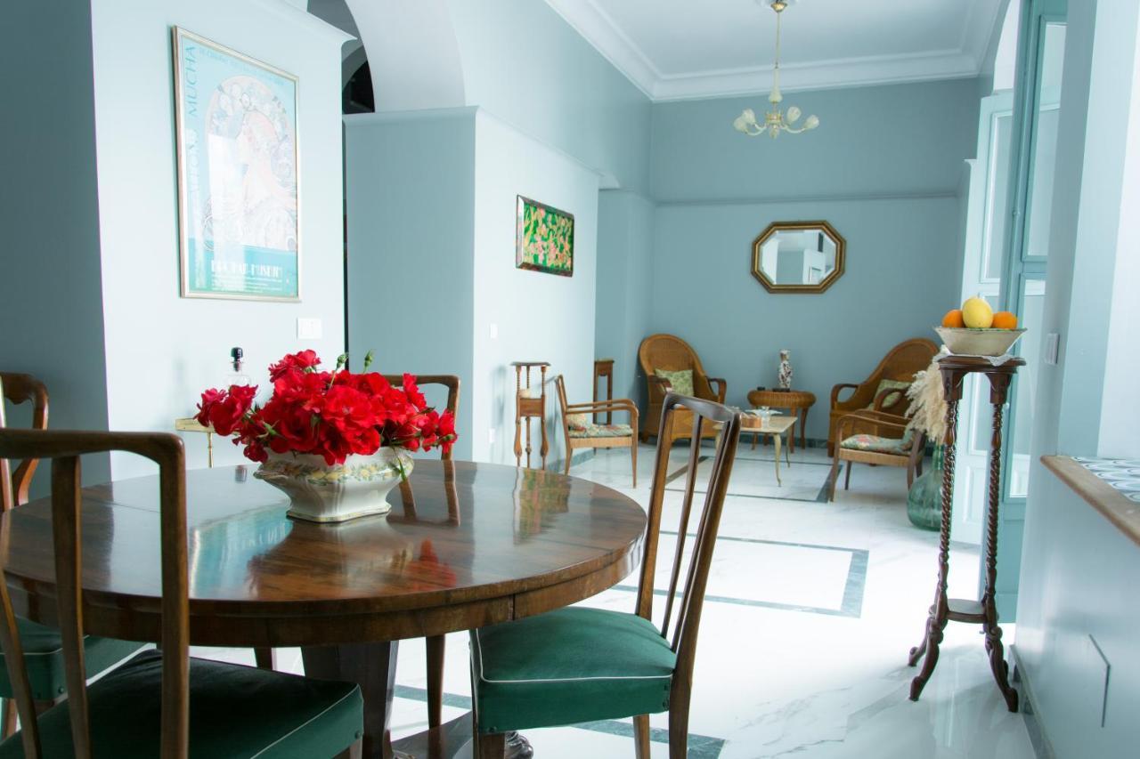Casa Senorial Con Piscina. Casa Donna Isabel Guest House Peñaflor Екстериор снимка