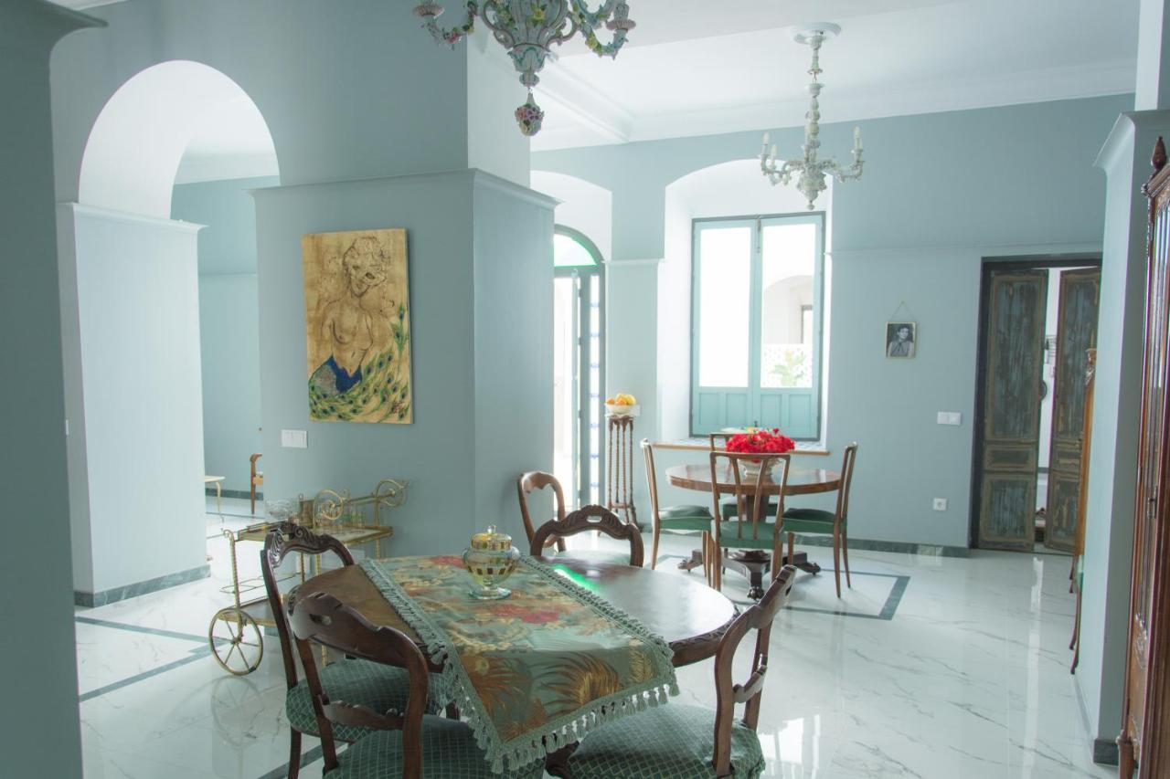 Casa Senorial Con Piscina. Casa Donna Isabel Guest House Peñaflor Екстериор снимка